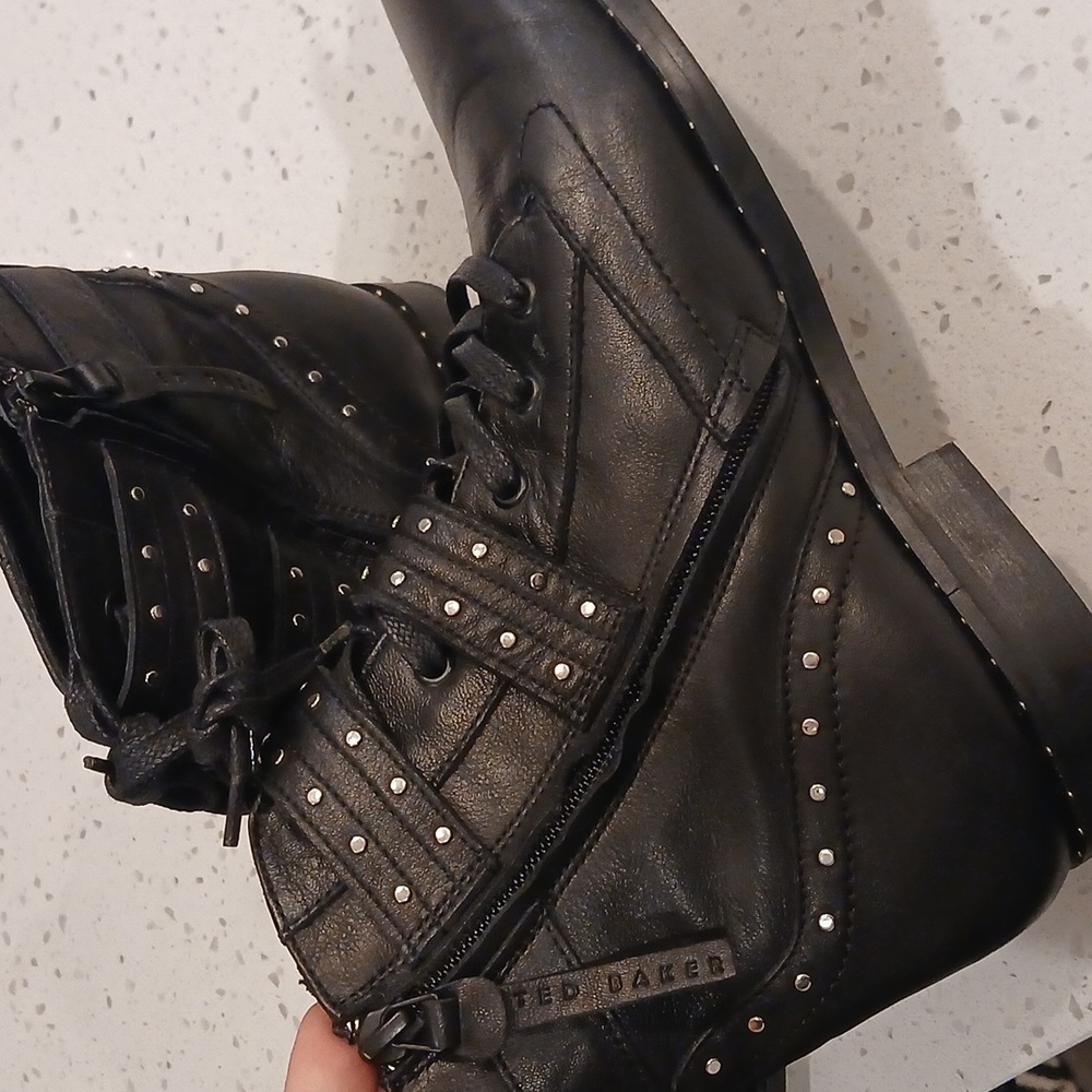 Ted Baker Women Kelanaa Studded Leather Boots Black Size 9.5 - Picture 7 of 11